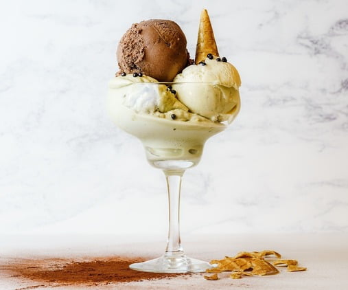 ice cream balls in the glass